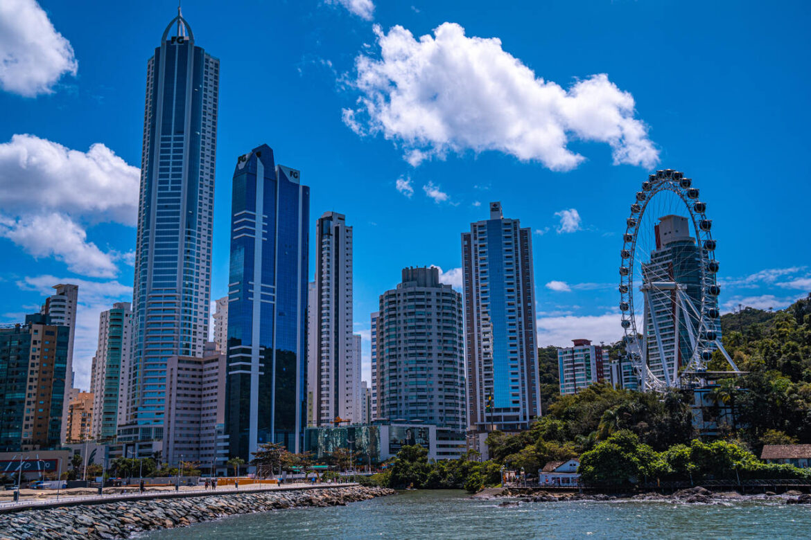 Vale a pena investir em imóveis para locação de temporada em Balneário Camboriú?